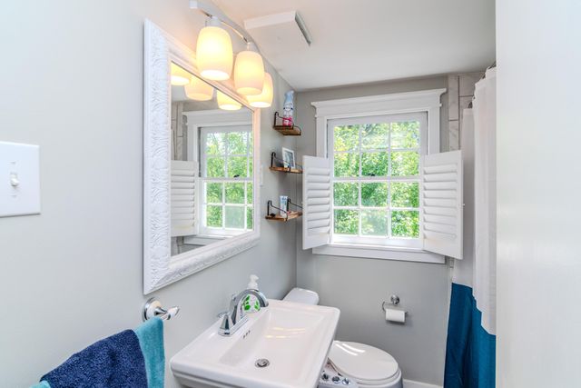 222 Wilson Downing Road, Lexington, KY 40517