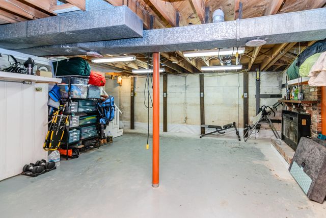 222 Wilson Downing Road, Lexington, KY 40517