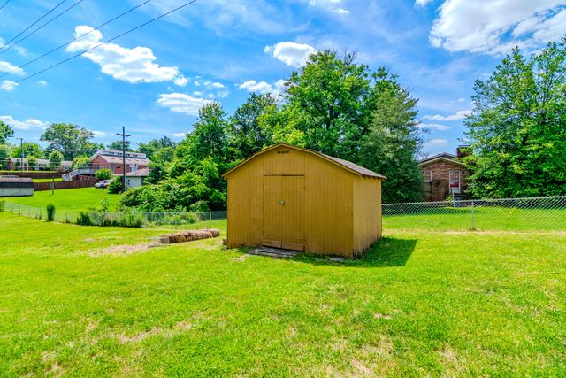 222 Wilson Downing Road, Lexington, KY 40517