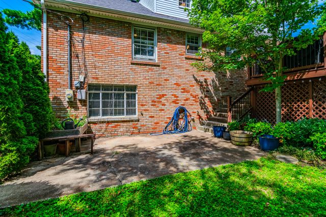 222 Wilson Downing Road, Lexington, KY 40517
