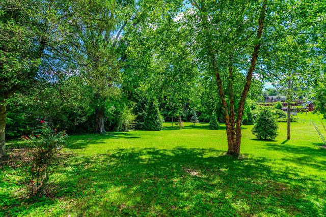 222 Wilson Downing Road, Lexington, KY 40517