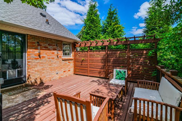 222 Wilson Downing Road, Lexington, KY 40517