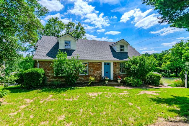 222 Wilson Downing Road, Lexington, KY 40517