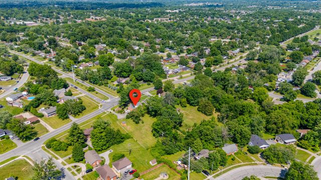 222 Wilson Downing Road, Lexington, KY 40517
