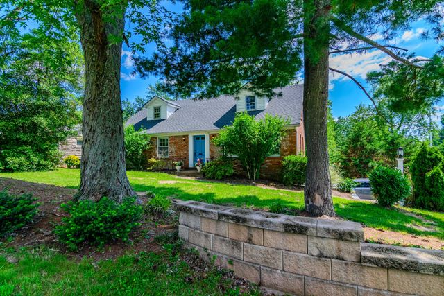 222 Wilson Downing Road, Lexington, KY 40517