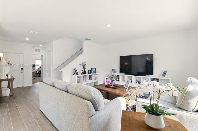 700 Trotters Dr, Other City - In The State Of Florida, FL 33839