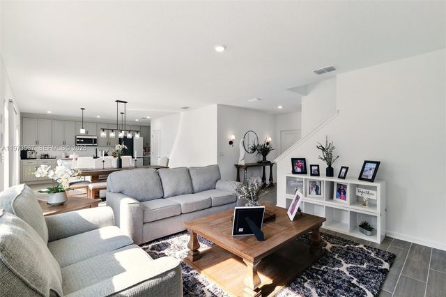 700 Trotters Dr, Other City - In The State Of Florida, FL 33839