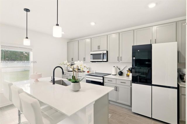 700 Trotters Dr, Other City - In The State Of Florida, FL 33839