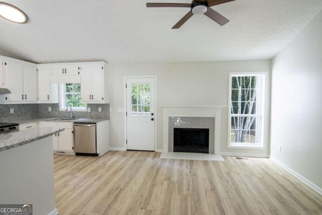 3826 Stoney Creek Drive, Flowery Branch, GA 30542
