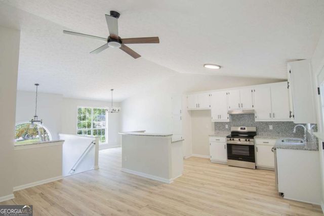 3826 Stoney Creek Drive, Flowery Branch, GA 30542