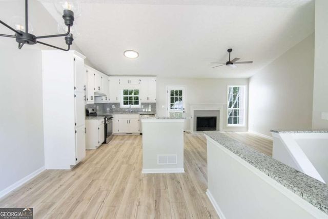 3826 Stoney Creek Drive, Flowery Branch, GA 30542