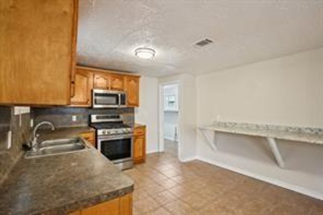 421 Clearwater Street, Houston, TX 77029