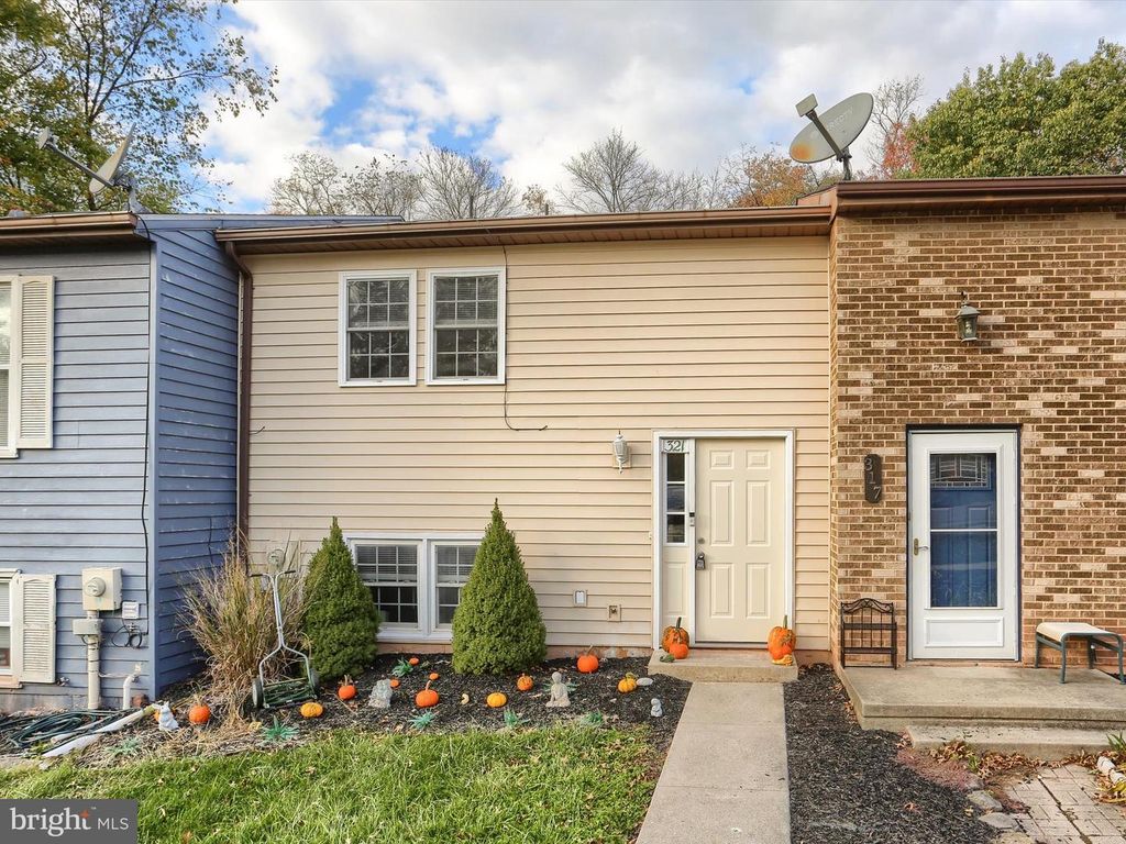 321 JUNIPER DR, Etters, PA 17319