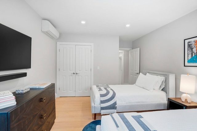 471 West Tisbury Road, Edgartown, MA 02539