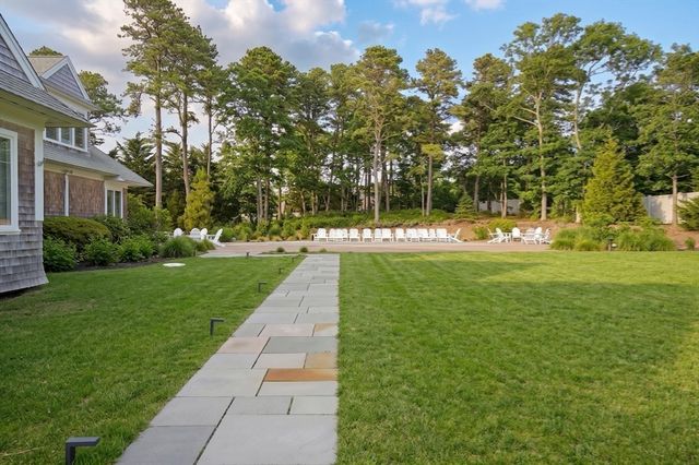471 West Tisbury Road, Edgartown, MA 02539