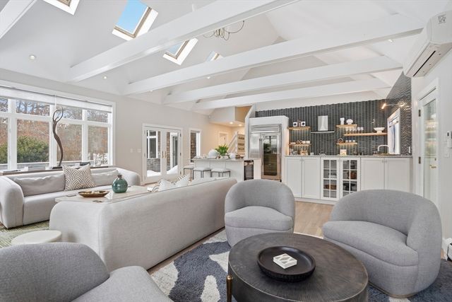 471 West Tisbury Road, Edgartown, MA 02539