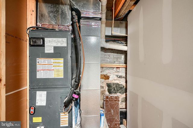 2630 E BALTIMORE ST, Baltimore, MD 21224