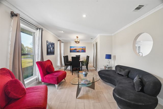 1910 University Drive, Richardson, TX 75081