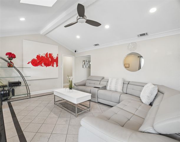 1910 University Drive, Richardson, TX 75081