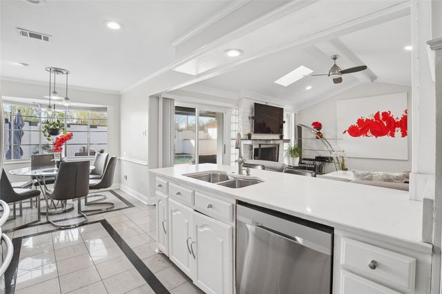 1910 University Drive, Richardson, TX 75081