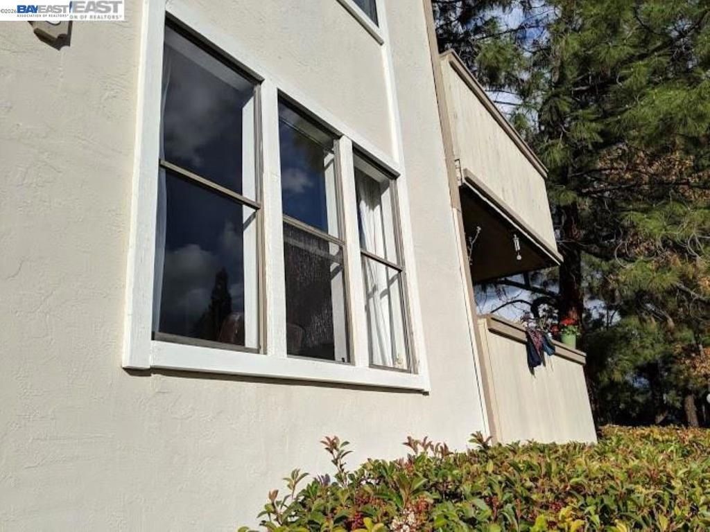 Image 5 of property listing at 395 Camelback Rd 2, Pleasant Hill, CA 94523