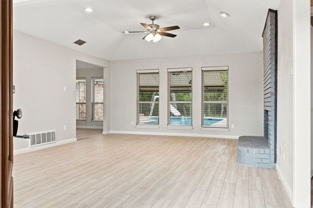 6307 Parkview Drive, Sachse, TX 75048