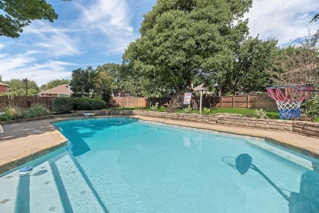 2925 Shadow Oak Court, Flower Mound, TX 75028