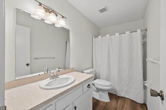 8811 42nd Avenue N, New Hope, MN 55427