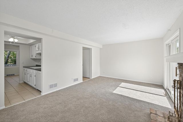 8811 42nd Avenue N, New Hope, MN 55427