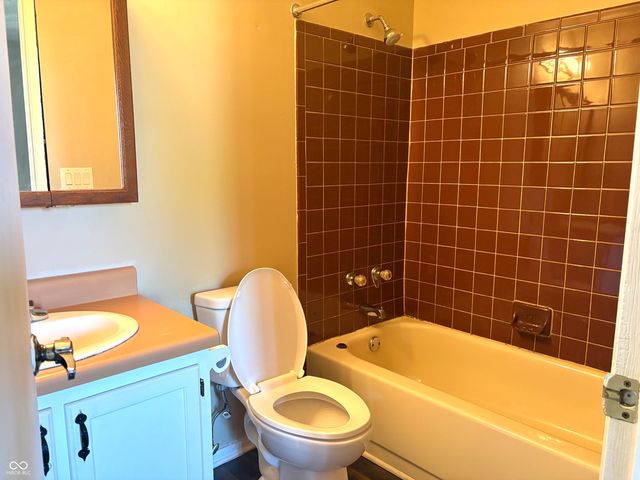 3601 Pleasant Lake Drive, Indianapolis, IN 46227