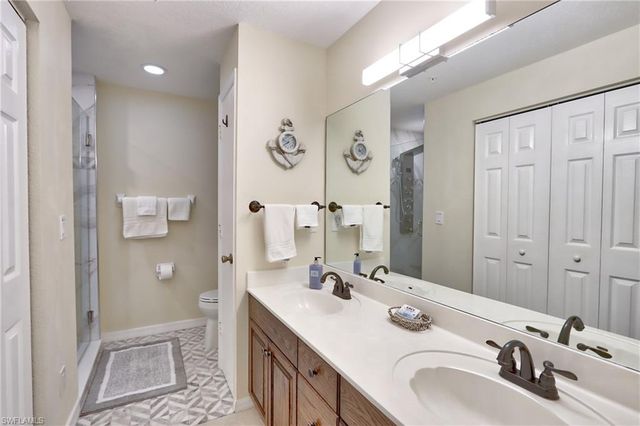 3250 Cypress Glen WAY 403, Naples, FL 34109