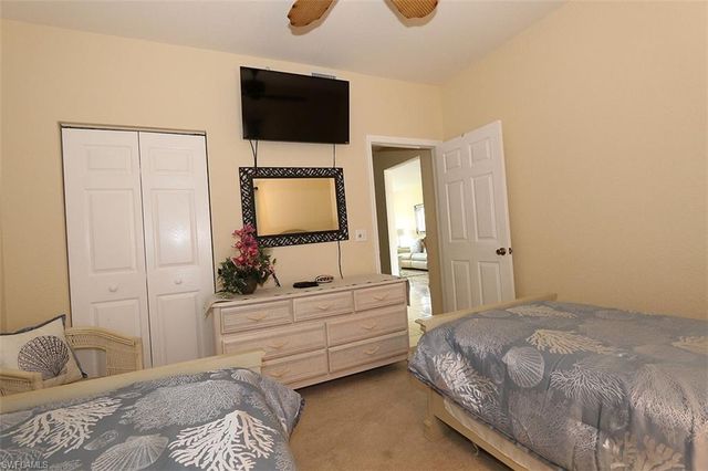 3250 Cypress Glen WAY 403, Naples, FL 34109