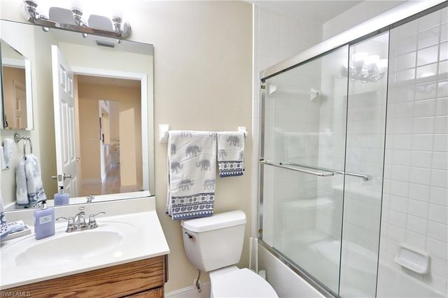 3250 Cypress Glen WAY 403, Naples, FL 34109