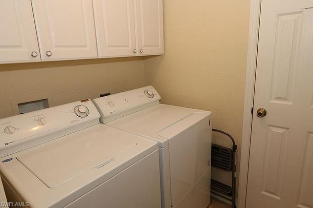 3250 Cypress Glen WAY 403, Naples, FL 34109