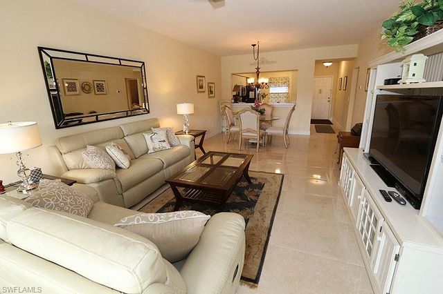 3250 Cypress Glen WAY 403, Naples, FL 34109