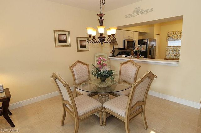 3250 Cypress Glen WAY 403, Naples, FL 34109