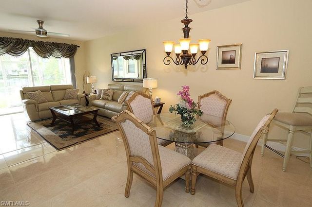 3250 Cypress Glen WAY 403, Naples, FL 34109