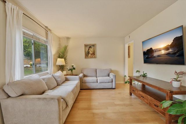 515 Hilltop Dr, Auburn, CA 95603