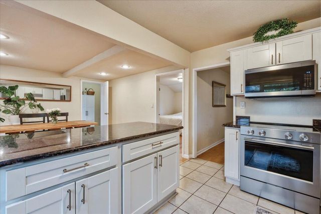 515 Hilltop Dr, Auburn, CA 95603