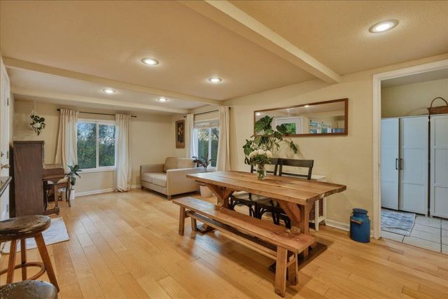 515 Hilltop Dr, Auburn, CA 95603