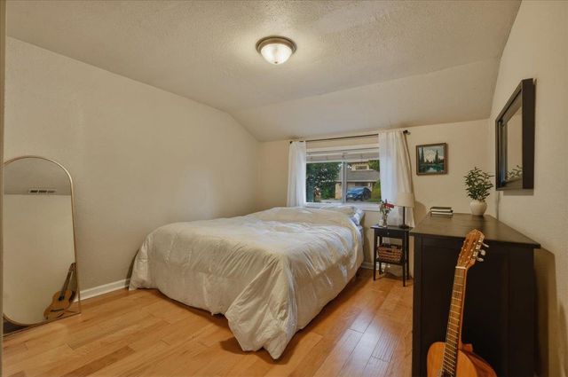 515 Hilltop Dr, Auburn, CA 95603
