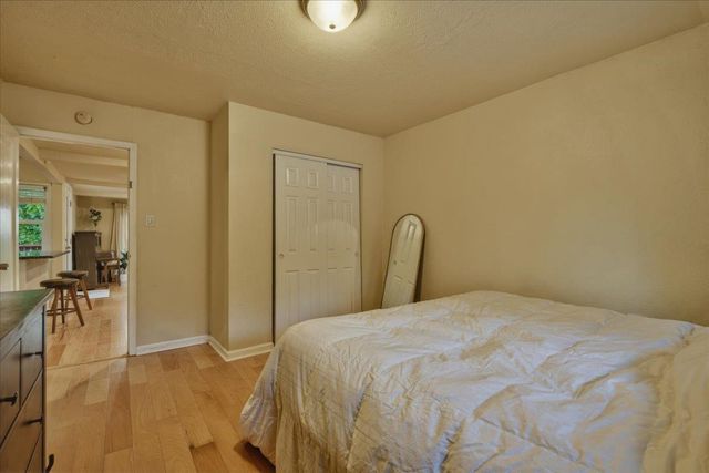 515 Hilltop Dr, Auburn, CA 95603