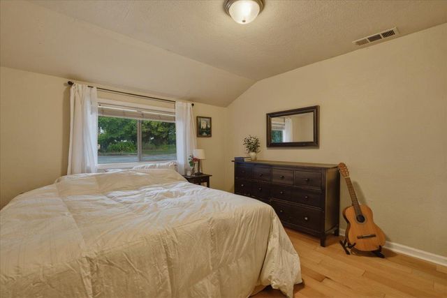 515 Hilltop Dr, Auburn, CA 95603