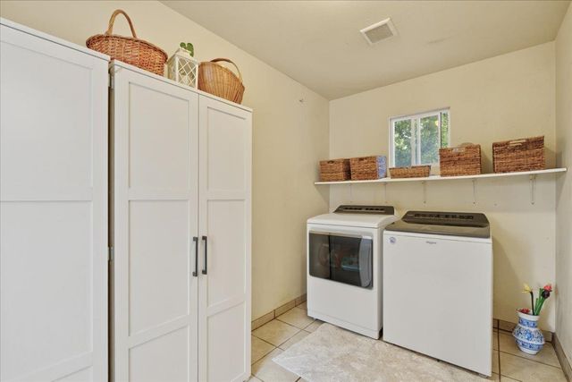 515 Hilltop Dr, Auburn, CA 95603