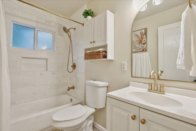 515 Hilltop Dr, Auburn, CA 95603