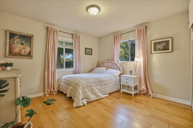 515 Hilltop Dr, Auburn, CA 95603