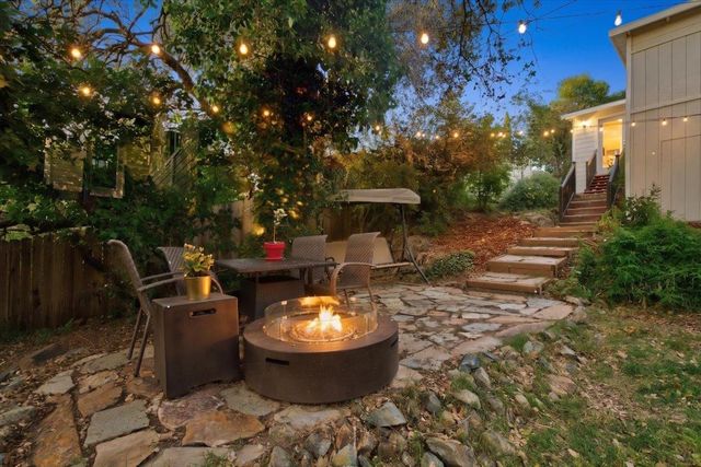 515 Hilltop Dr, Auburn, CA 95603