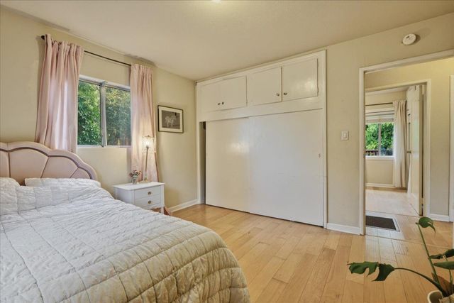 515 Hilltop Dr, Auburn, CA 95603