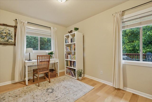 515 Hilltop Dr, Auburn, CA 95603