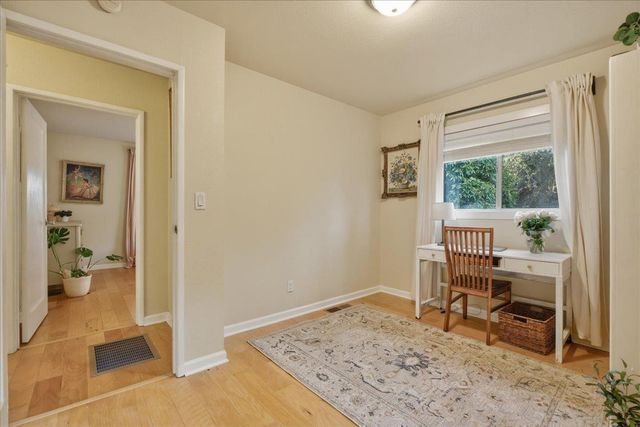515 Hilltop Dr, Auburn, CA 95603